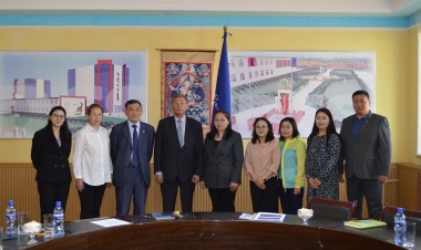 Монгол Улсын их сургуулийн захирал, профессор Д.Бадарч МУИС-ийн Дорнод аймаг дахь салбар сургуульд ирж ажиллалаа.